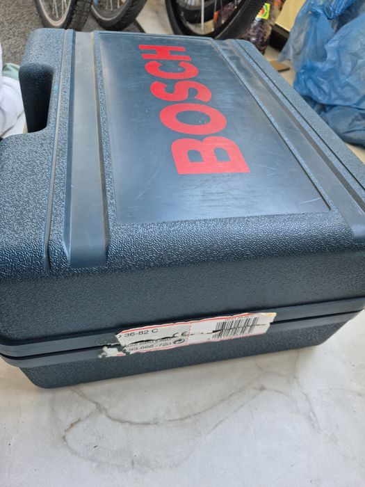 Rindea electrică bosch gho 36 82 c