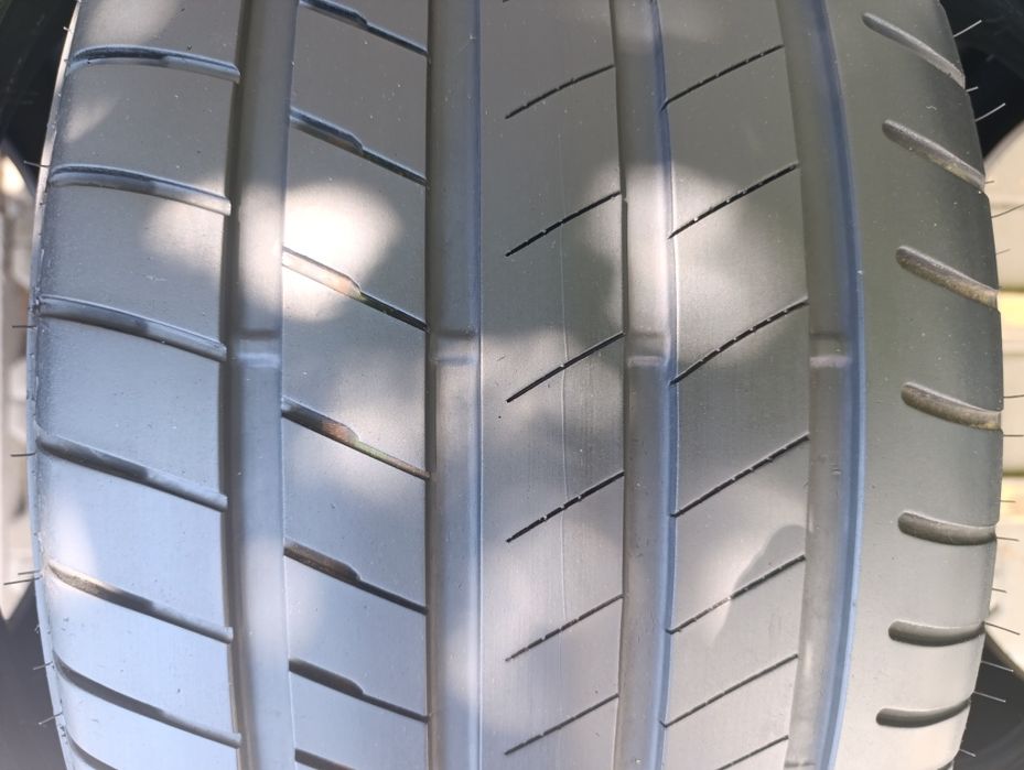 Anvelope de vara 305 40 20  Bridgestone Runflat*BMW dot 5220