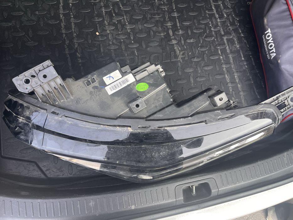 Продам фару на Geely Coolray, оригинал левую