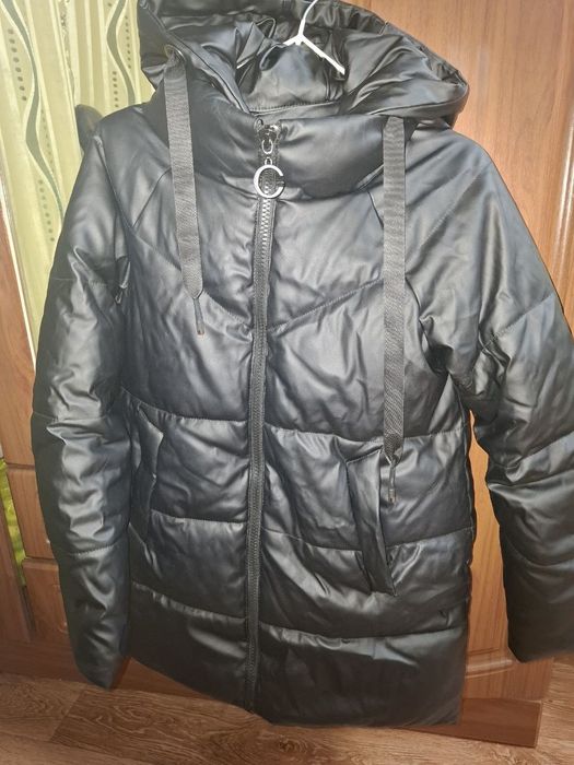 Продам зимнюю куртку