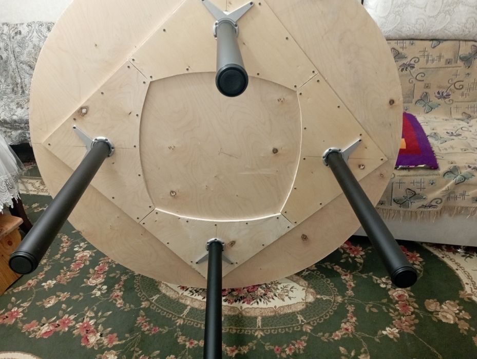 Стол круглый 140 см