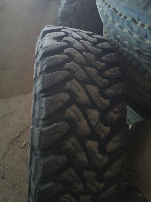 Продам шины 285/75 R16