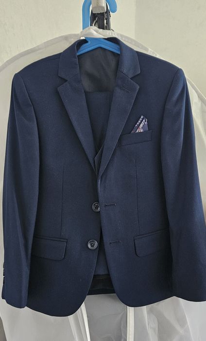 Продам костюм для мальчика