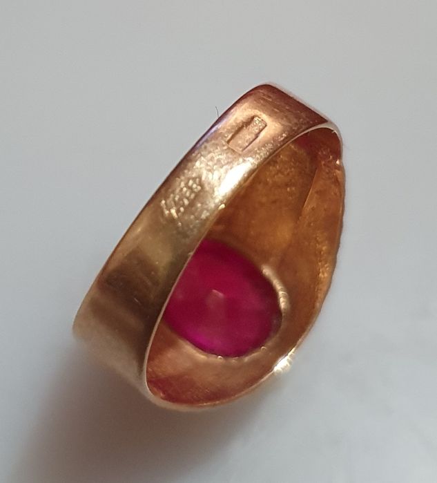 Кольцо    золотое.