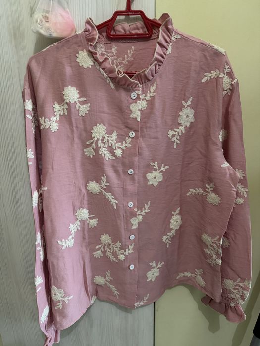 Розова риза с бродерия