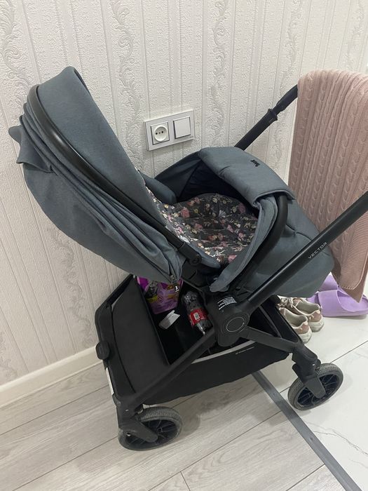 Коляска прогулочная с люлькой