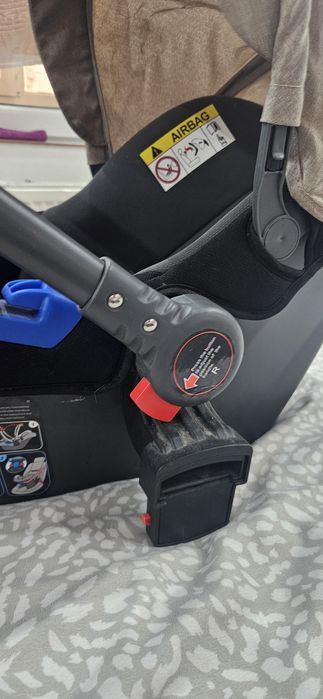 Scaun auto pentru  bebeluș