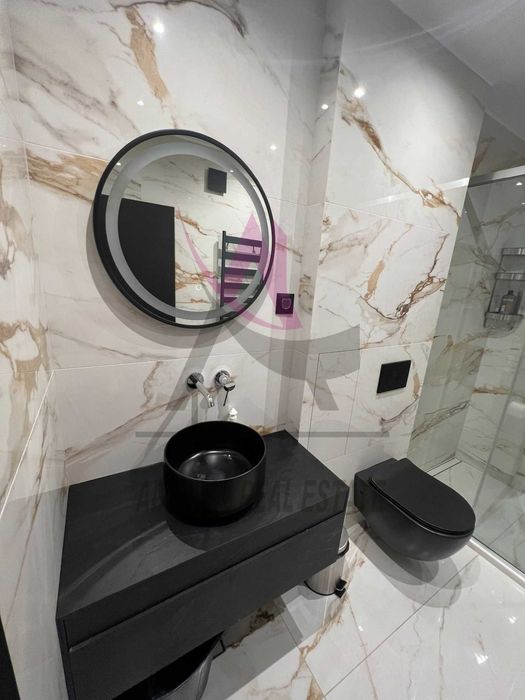 Дава се под наем Тристаен апартамент в Варна, Център - 200 кв.м за 3000 € - Снимка #7