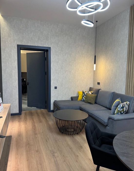 Квартира продается 3/3/4 на Аския Базар