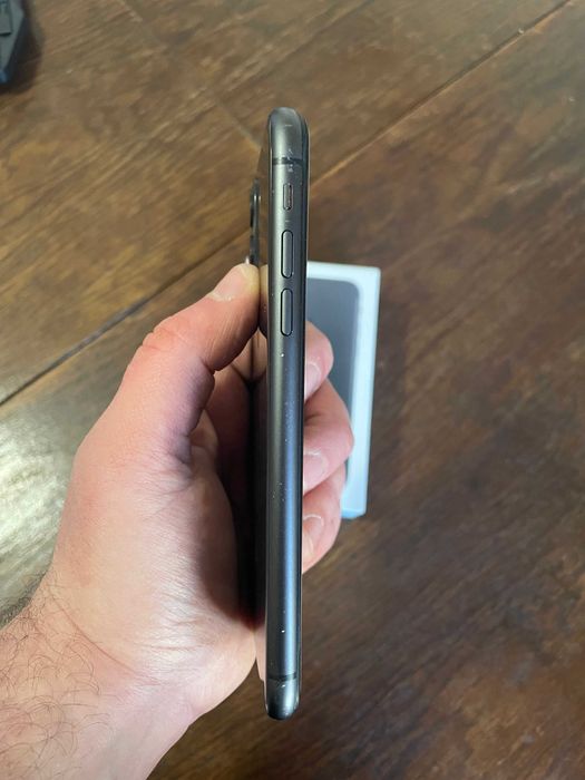 Iphone 11 повреден дисплей