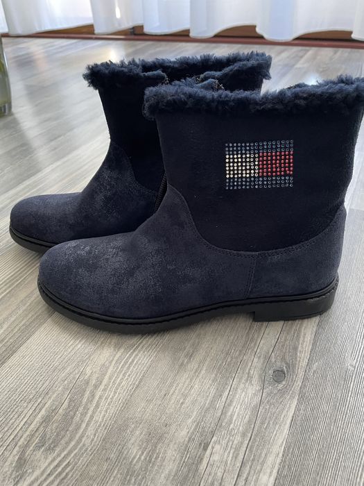 Ghete fete, piele bleumarin