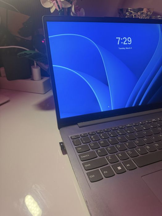 Laptop Lenovo IdeaPad 3 15ITL6 + Mouse wireless+mousepad.