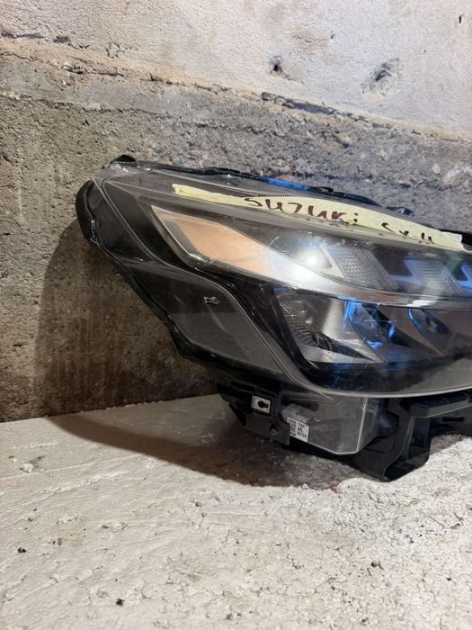 Оргинален фар Suzuki SX4 S Cross Scross година 2022 2023 2024 Full Led