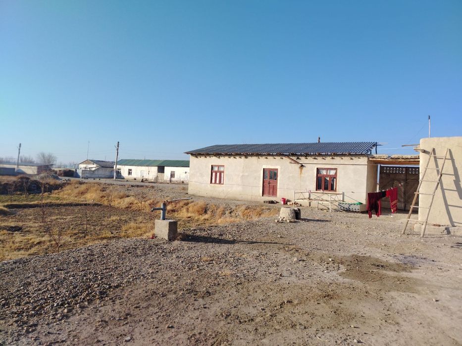 Uy sotiladi 13 sotiqlik