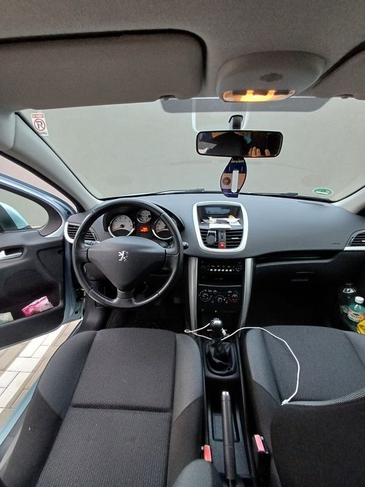 Peugeot 207 1,4 benzină