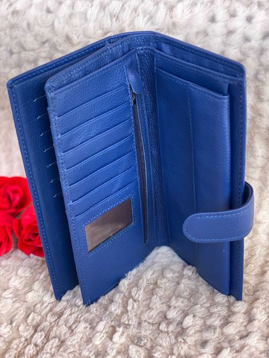 Гравирано дамско портмоне от естествена кожа