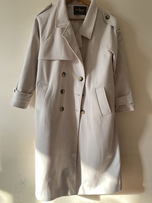 Весеннее  пальто  женское  продам .