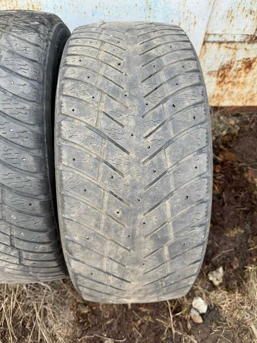 235/45/R18 Шины (2 шт)