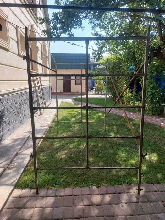 Продам строительные леса (фасадные)