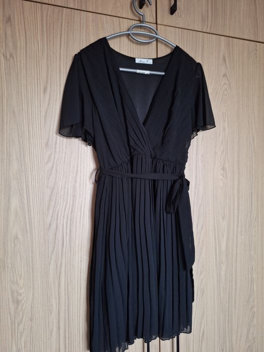 Рокля официална черна