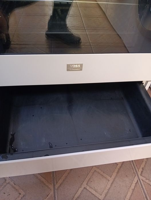 Свободно стояща печка с керамичен плот VOSS Electrolux 2годиниГаранция