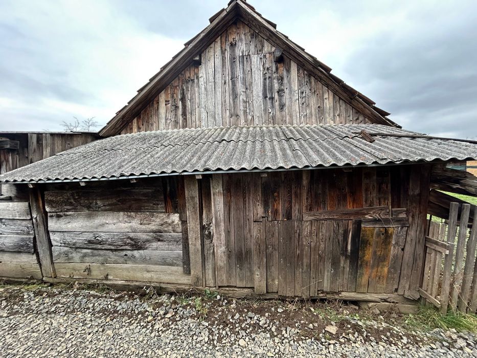 Sura veche+grajd vechi ~ 200 de ani