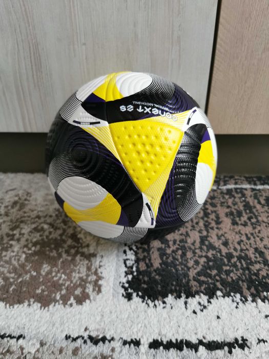 Футболна топка за тренировки и мачове. Чисто нова. Размер 5