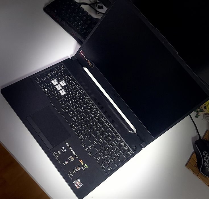 Laptop Gaming ASUS TUF A15 Ryzen 5 7535HS/RTX 2050 4GB/16GB RAM.