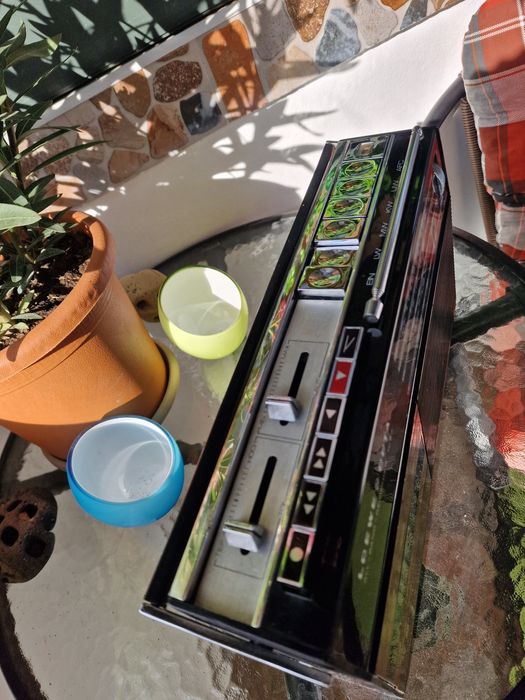 Loewe Opta,radiocasetofon,nu se aprinde,extrem de frumos