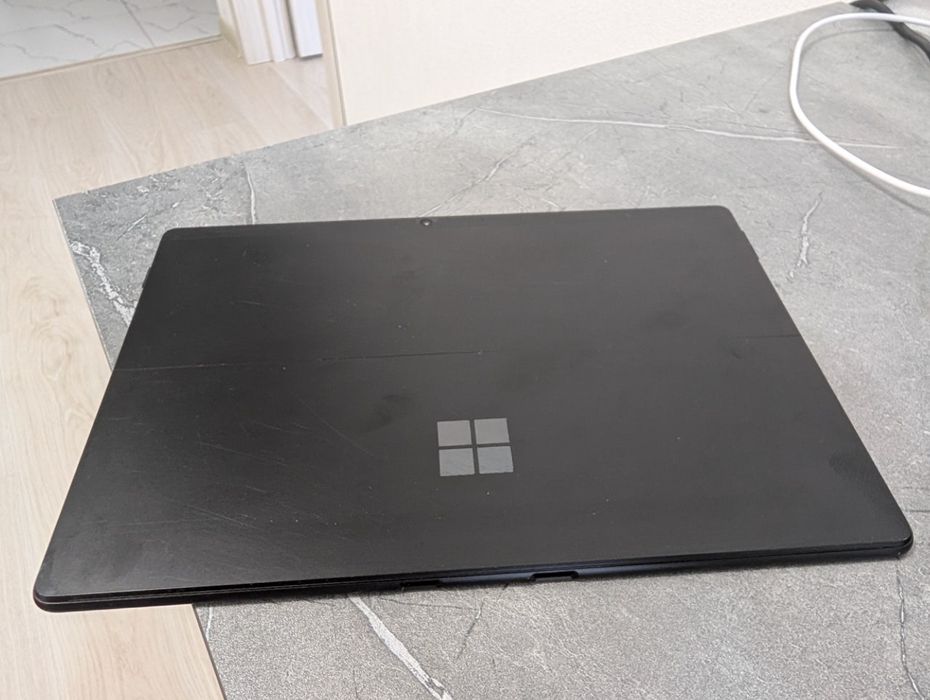 Планшет Microsoft surface x pro lte