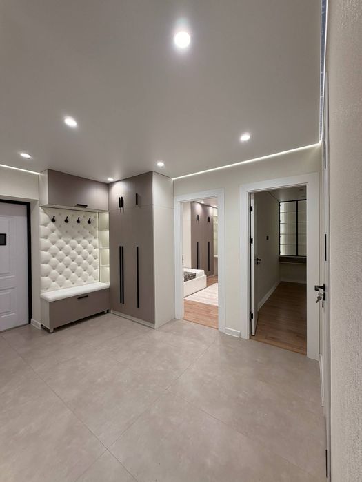 Продаётся 4-комнатная квартира на м. Космонавтов