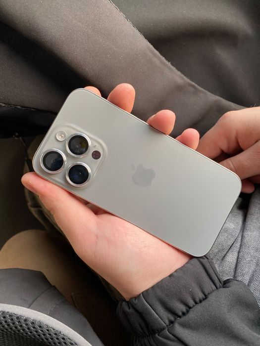 Продам Iphone 15 pro