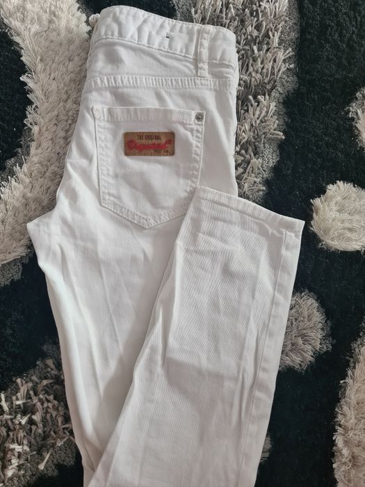 Blugi Dsquared2 marime 38, Xs-S