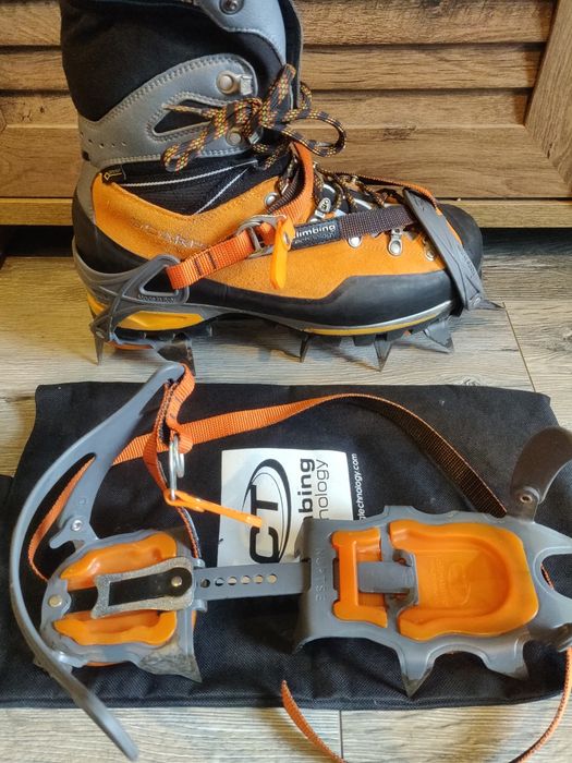 Colțari Climbing Technology Nuptse Universal – stare excelentă