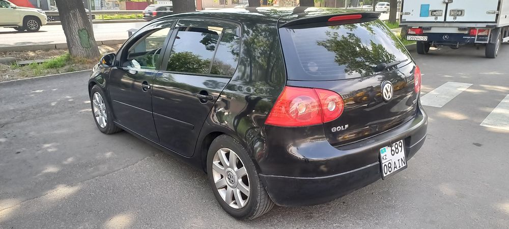 Фольскгваген Гольф 5