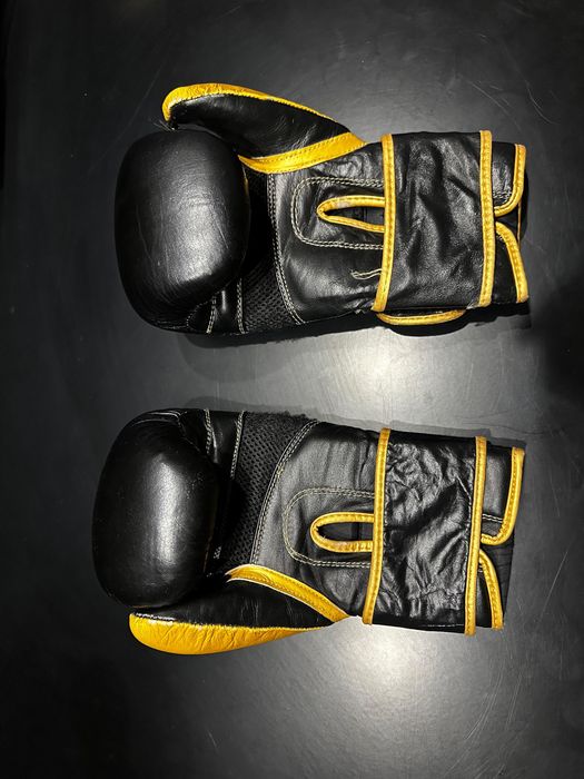Боксерские перчатки