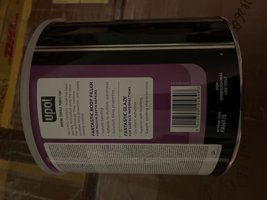 Vând 4 cutii de U-Pol Fantastic Body Filler