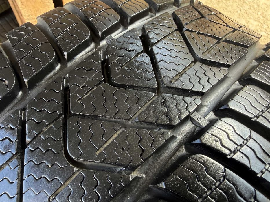 2x Anvelope Iarna 205/55 R16 M+S - Pirelli Sotto Zero 3  MO