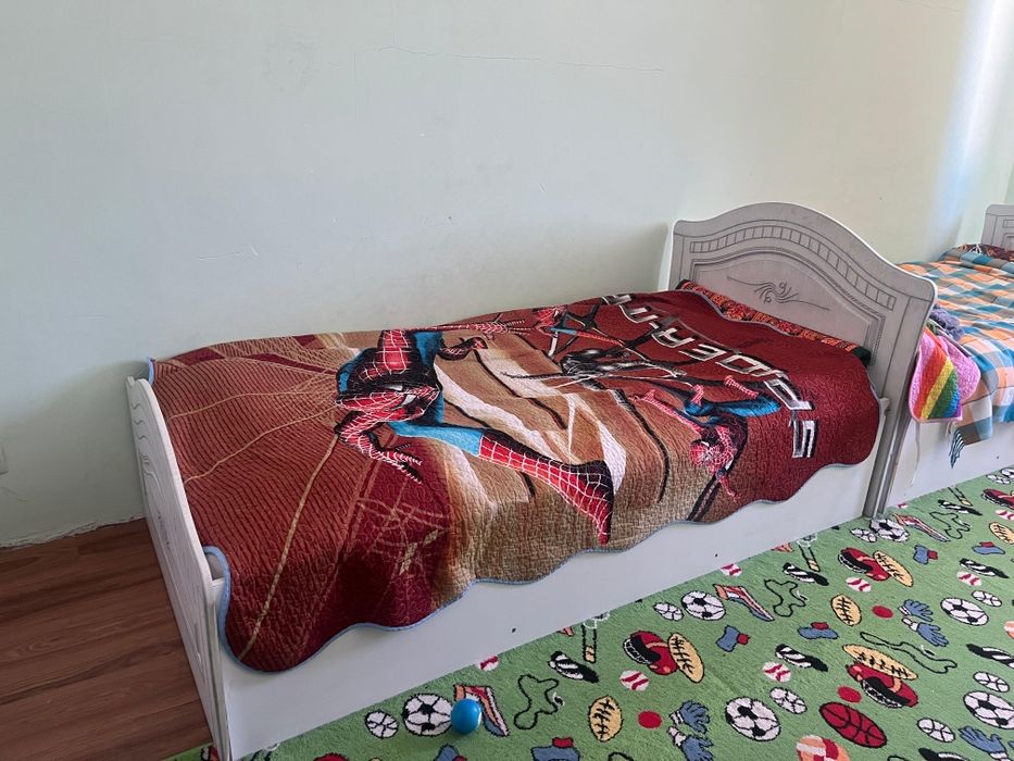 Продам кровать с матрасом