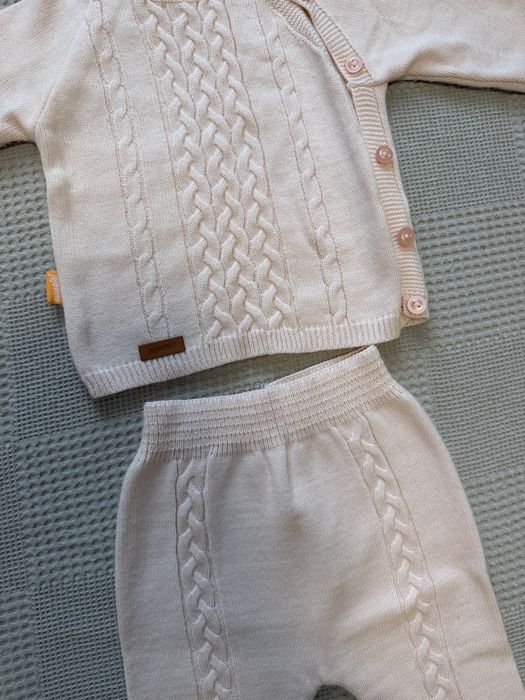 Вязаная двойка для девочек 68 рр