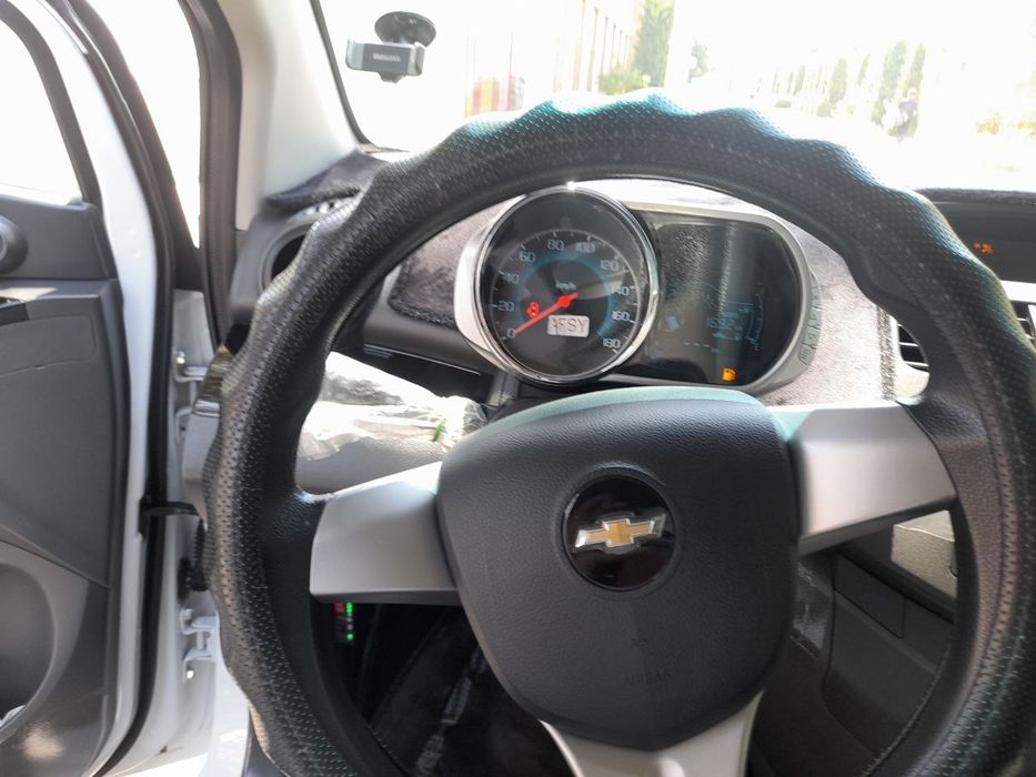 Spark tezda  sotiladi