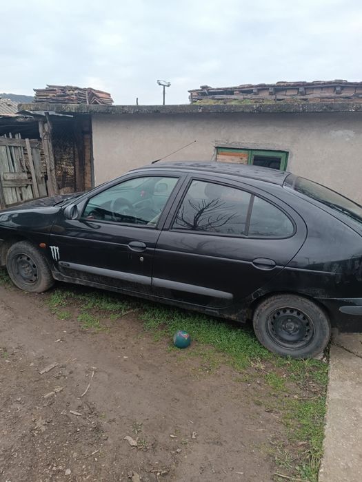 Рено Меган 1.6  1995 год.
