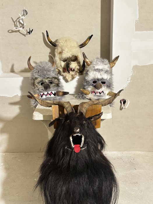 Кукерски маски за сурва