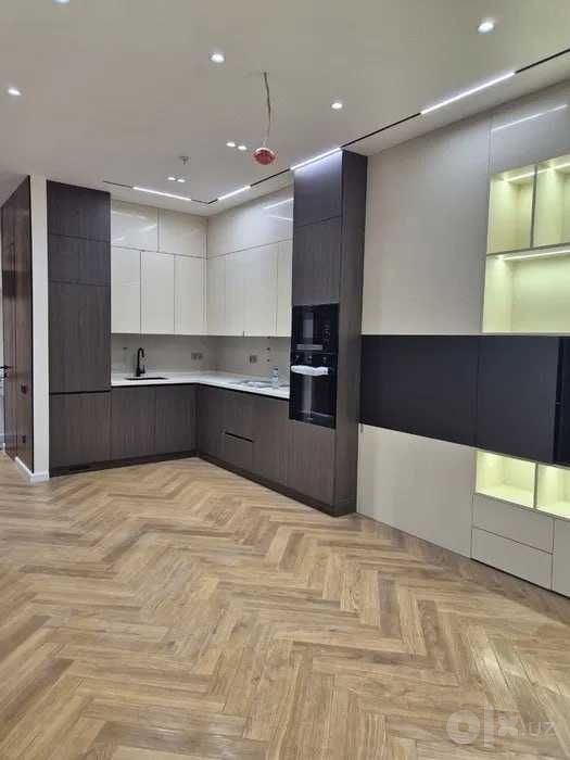 "Akay City мирзо 2/7/25 50м2 Сотилади квартира "