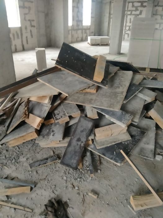 Дрова — 2–3 грузовые машины |