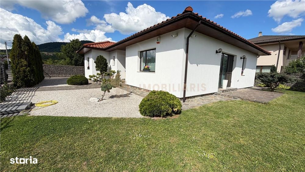 Casa individuala de vanzare, zona Marul de Aur