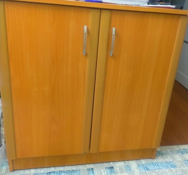 Шкаф коричневый удобный