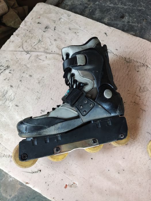 Продам роликовые коньки