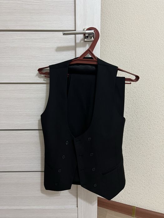 Продается костюм тройка