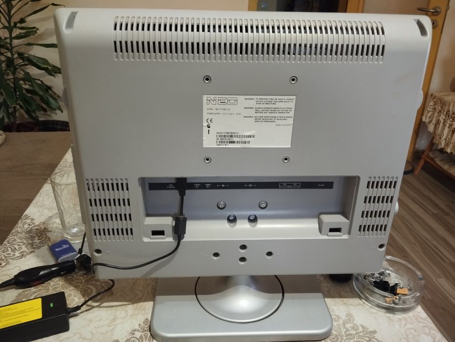 Телевизор на 12в и 220в